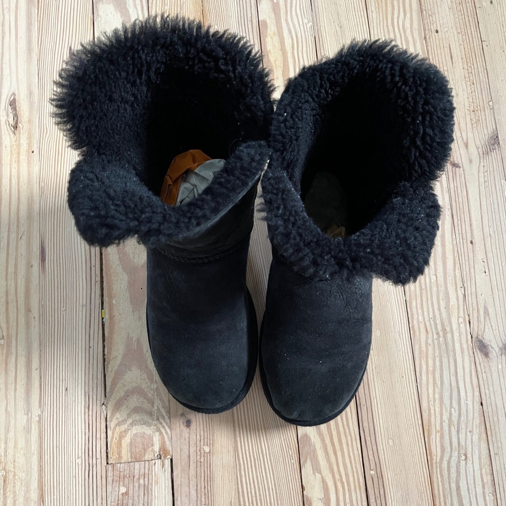 UGG Bailey Button Boots Women Size 7 Black Suede Sheepskin Mid Calf 5803 comfort - Picture 9 of 9